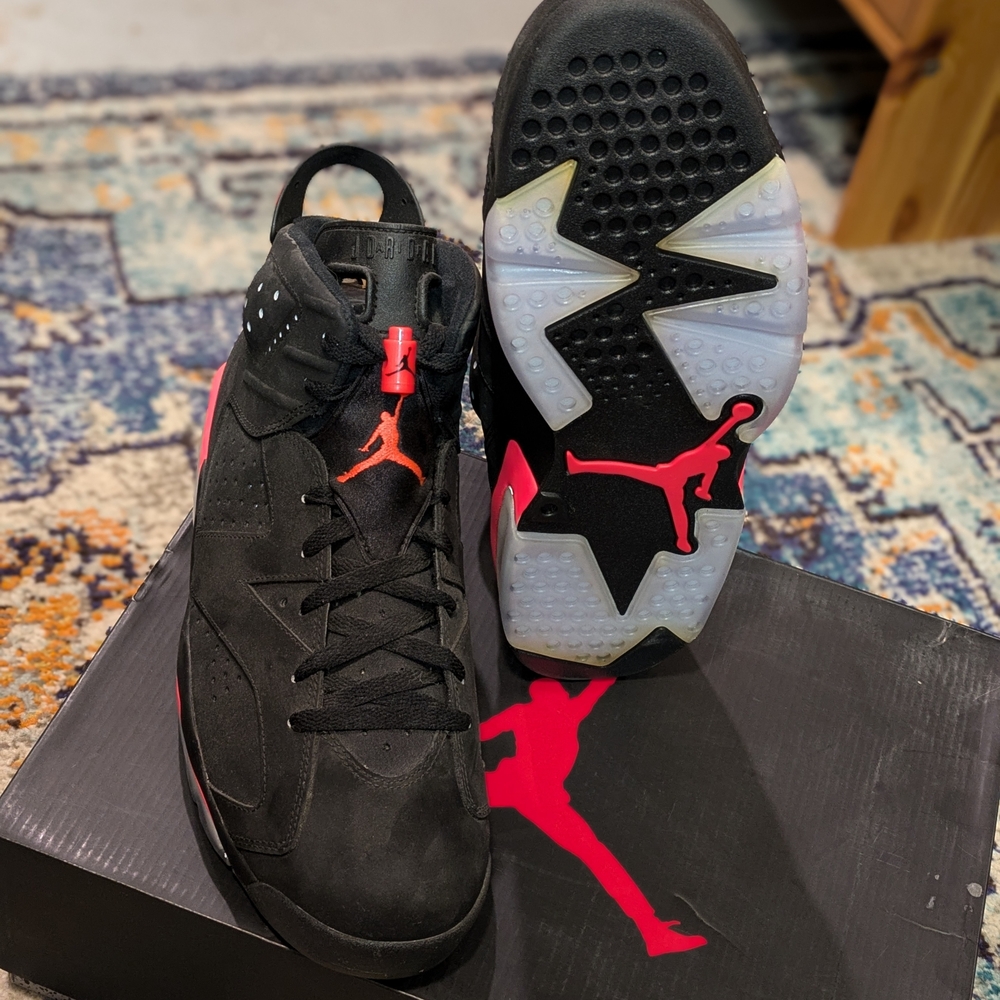 Jordan Air 6 Retro Sneakers in Black with Infrared Accents